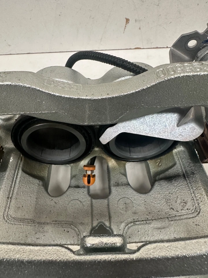 PINZA DE FRENO DELANTERA DERECHA OEM PARA MERCEDES-BENZ SPRINTER W907 A9074210900 Foto 3 de 4