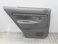 Porte arrière et accessoires Mazda DEMIO