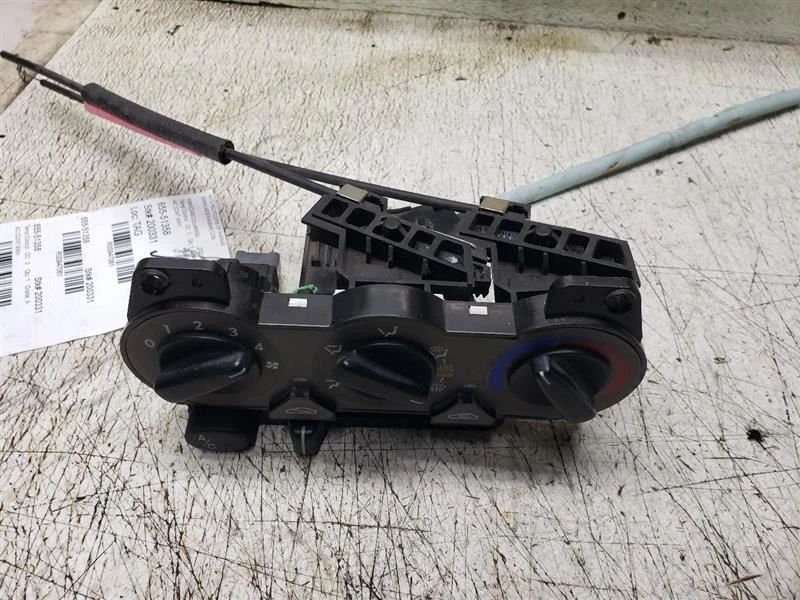 Control de temperatura DOHC Canada Market hatchback para Hyundai ACCENT 2003-2006 Foto 4 de 4