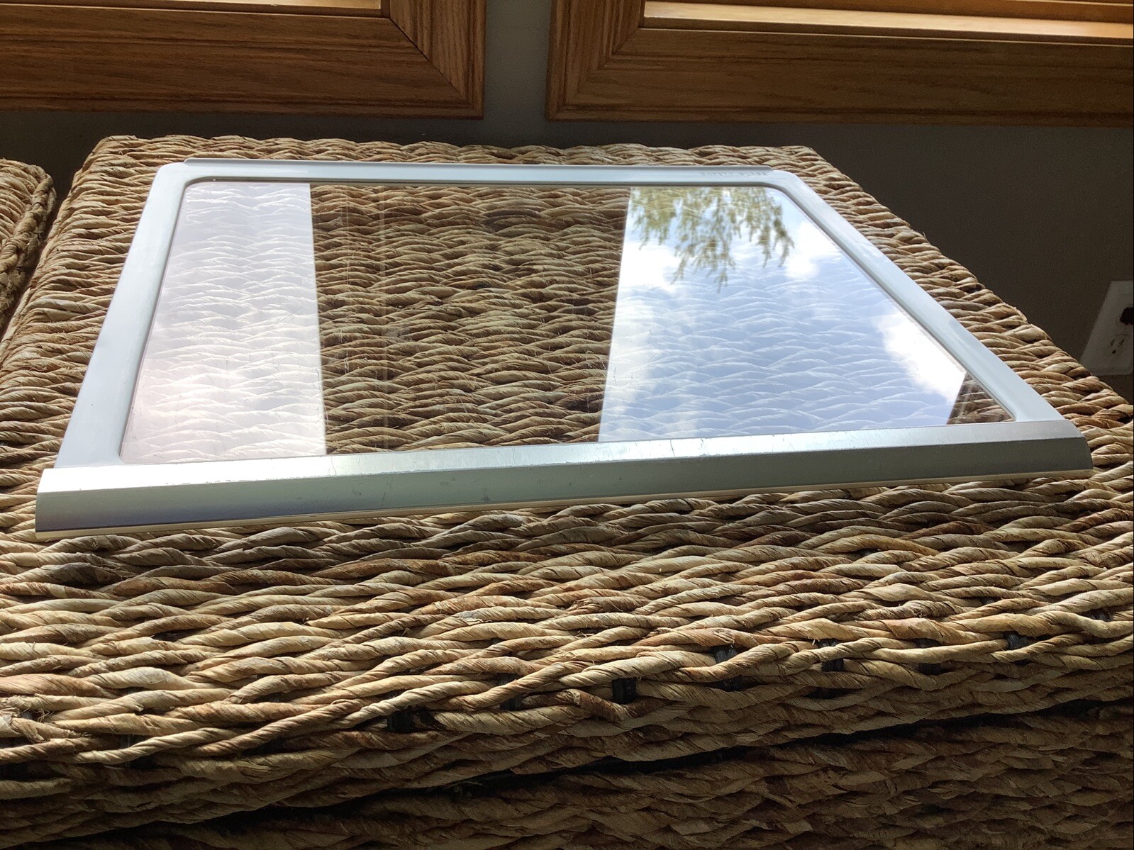 Bosch B20CS80SNS 20.6 Cu Ft Side by Side Refrigerator Freezer with Glass Shelves-image