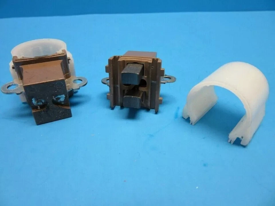 Conjunto de soporte de cepillo regulador alternador WVE JX15 OEM# 2737075060 para Toyota Foto 4 de 4