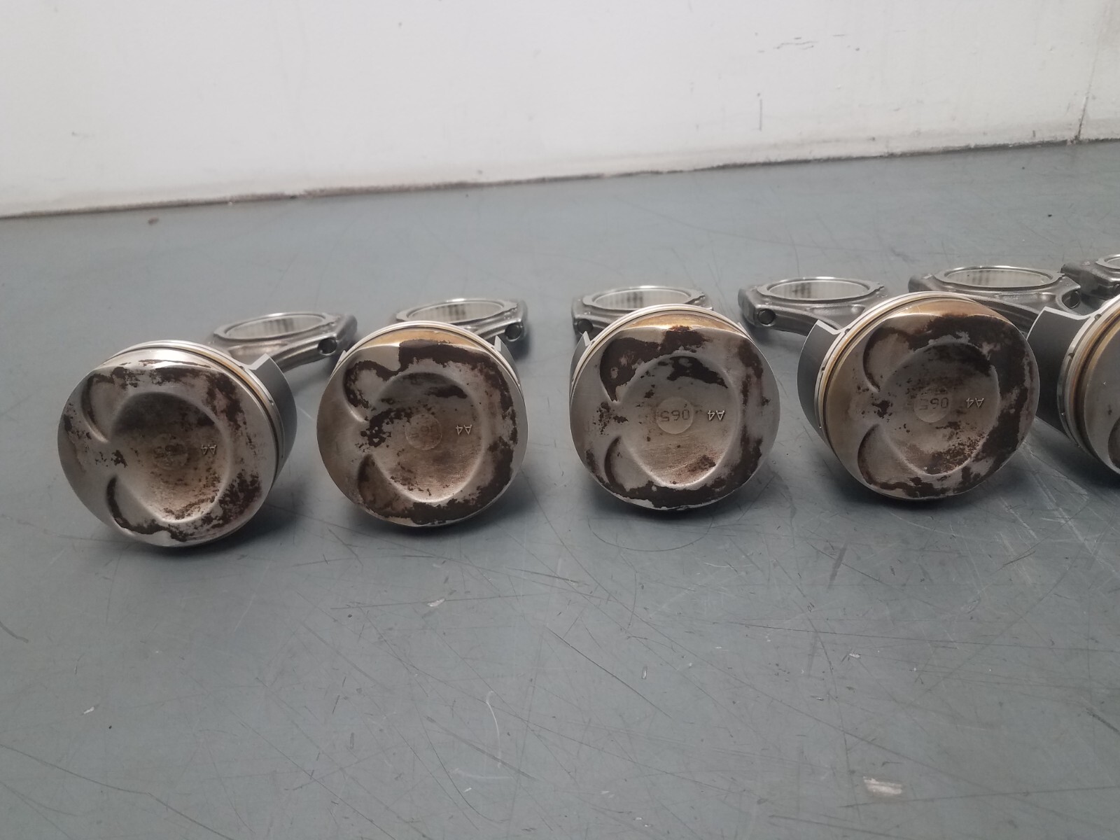 2017 Audi R8 5.2L V10  Pistons / Connecting Rods - 10  #4389 J3