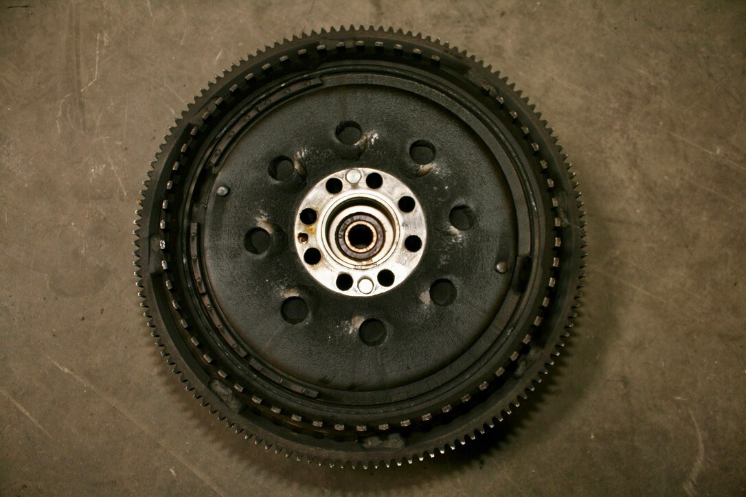 99-08 Porsche 996 997 Carrera 3.4L 3.6L DMF Dual Mass Flywheel LUK 99611401204