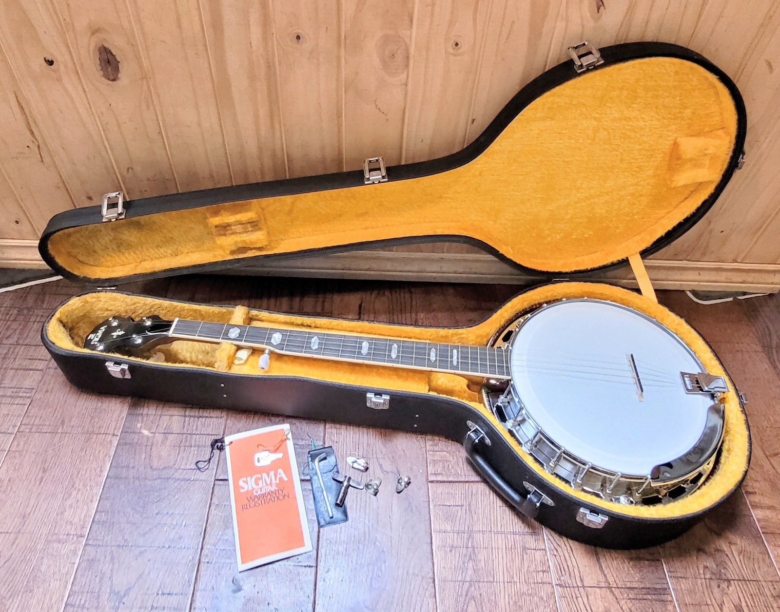 Vintage Sigma M Martin 5 String Right Hand Banjo Japan & Case