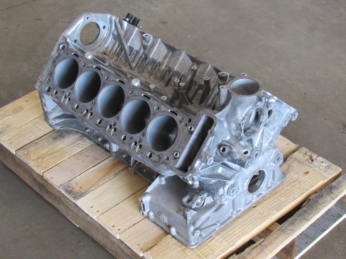 06-10 BMW M5 M6 5.0L V10 S85 Engine Motor Bare Cylinder