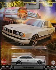 Hot Wheels Premium '91 BMW M5 Boulevard 118 2025 JBL24-LA10