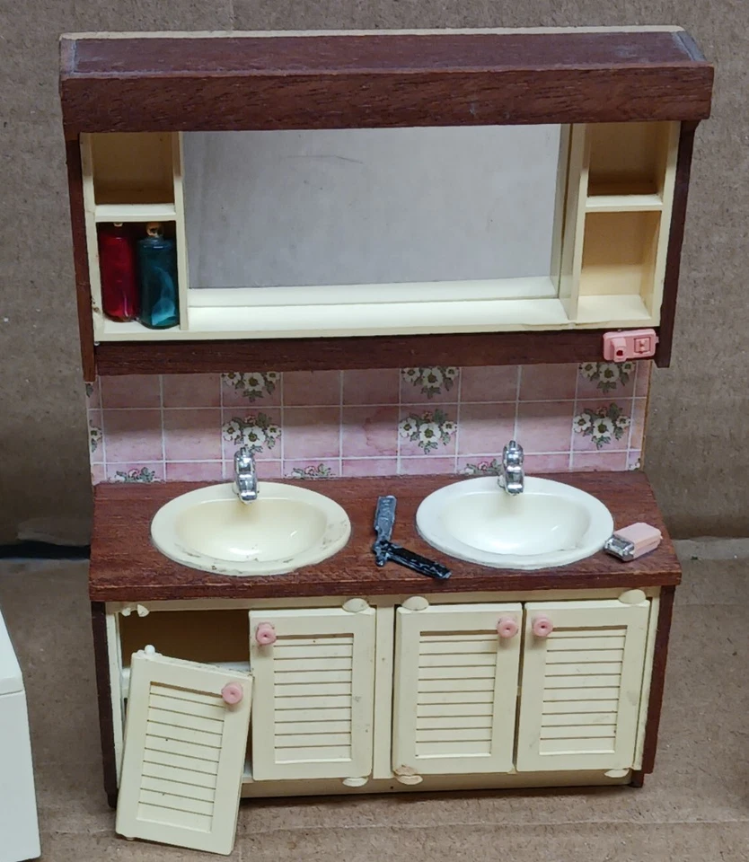 Vintage Lundby 1970's Dollhouse Pink Bathroom Toilet Double Sink Tub Shower MCM - Image 4 of 4