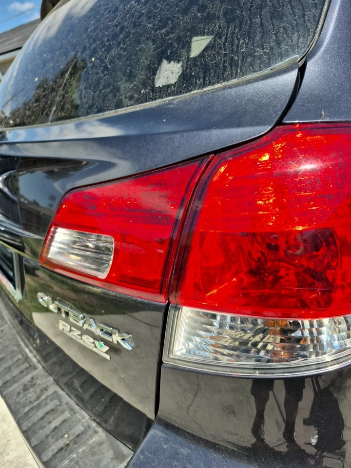 Luz trasera lateral derecha para vagón Subaru Outback 10-14 lámpara trasera interior OEM Foto 3 de 3