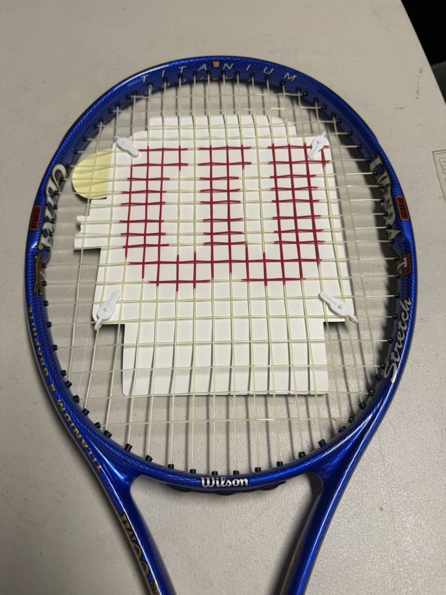 Promo Raquette De Tennis Enfant Wilson Ultra V4 chez Decathlon