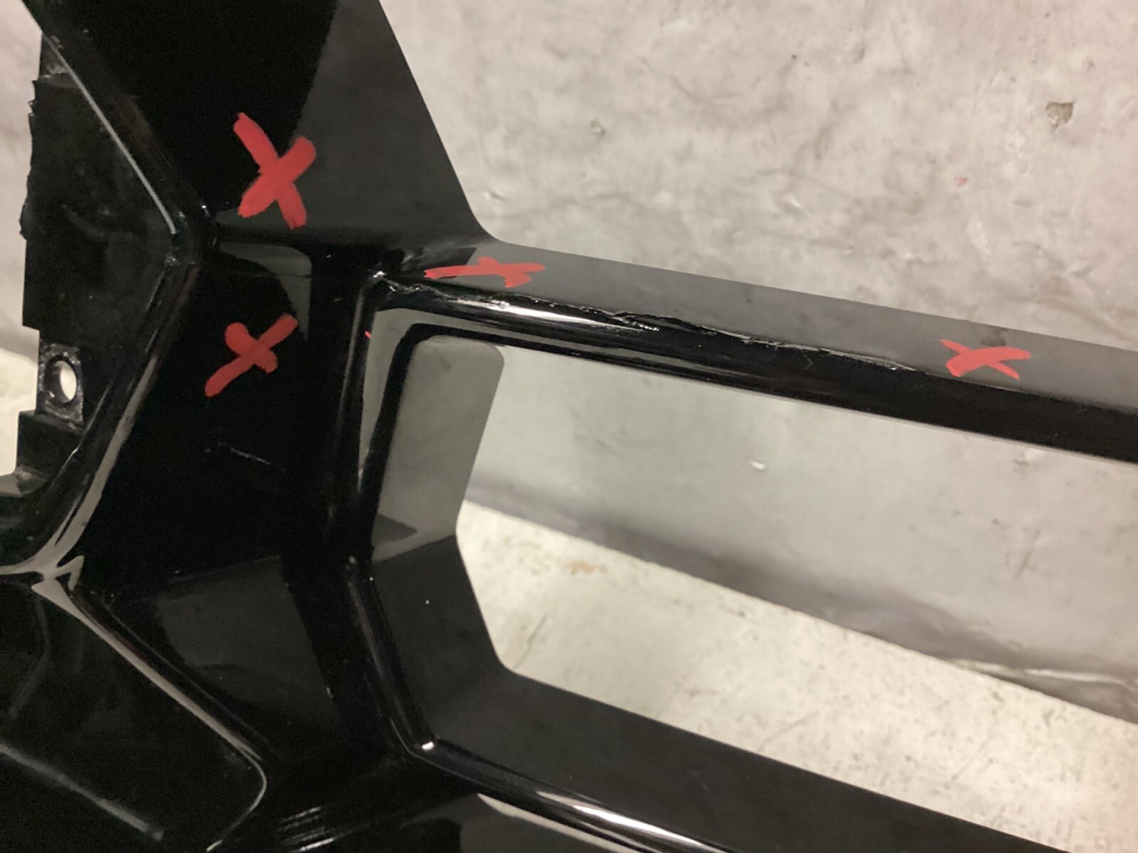 2019 2020 2021 2022 LAMBORGHINI URUS UPPER GRILLE OEM USED