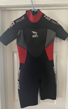 IST Proline Black  Red 2mm Wetsuit Youth Size 7