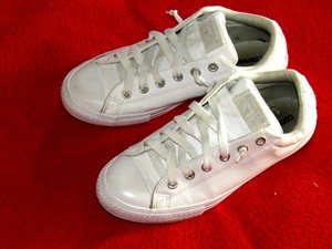 white converse junior