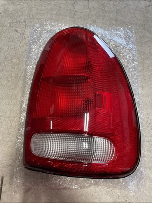 Eagle Eyes CS048-U000R Right Tail Light Assembly