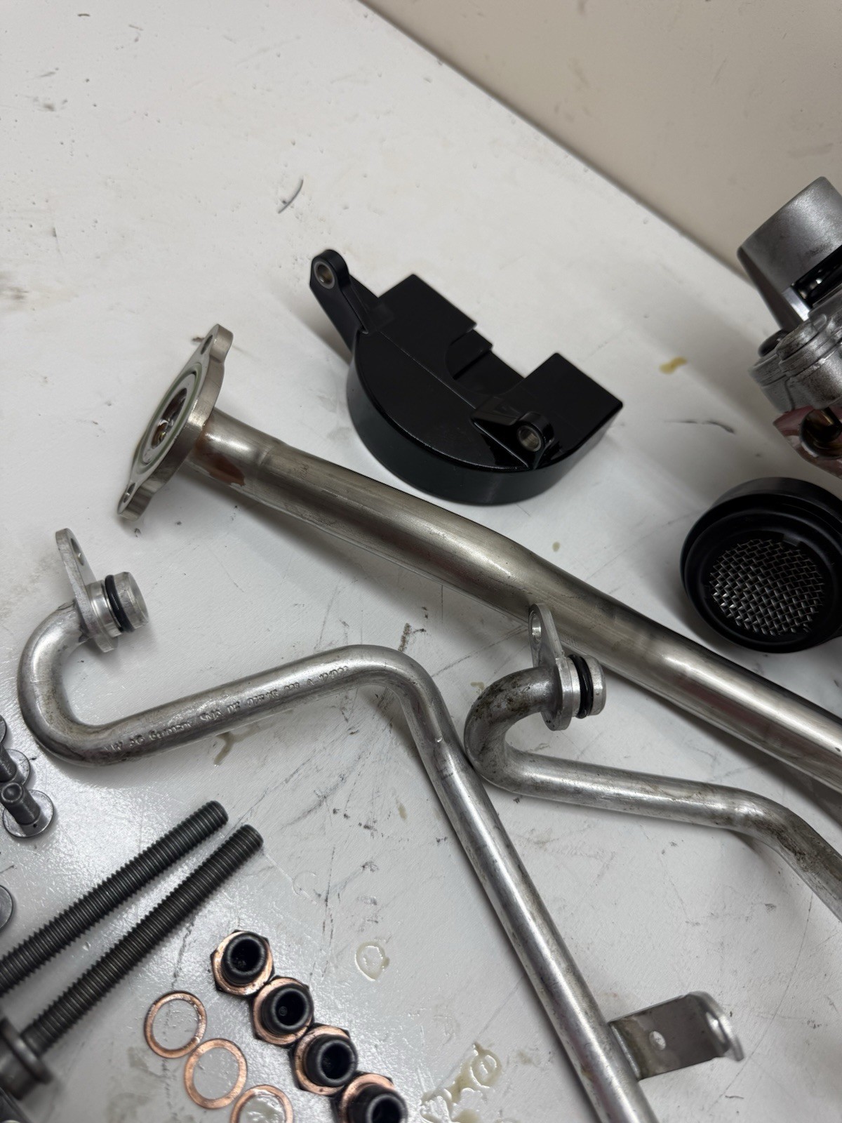 Bentley Bentayga 2015-2020 Oil line