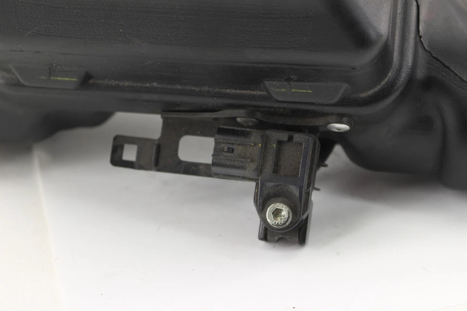 Yamaha YZF R1 2013 OEM RAM TUBO DE ADMISIÓN DE AIRE CONDUCTO 14B-2838P-00-00 14B-2845D-10-00 Foto 4 de 4