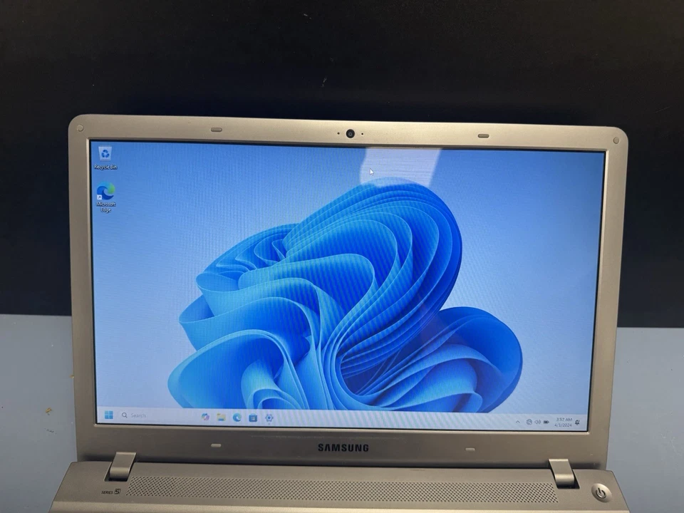 PORTATIL SAMSUNG HOYT6YK - INTEL i7-3537u 8GB Ram Leer Foto 3 de 4