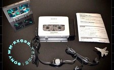 Sony Cassette Walkman WM-EX633 remote control Silver headphone jack music player