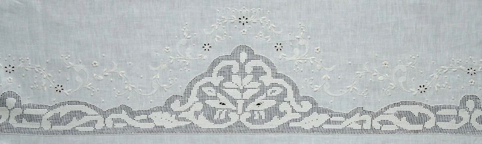 Tenda di Puro Lino bianco Ricamata a Mano con sfilato Siciliano cm. 270x310 - Immagine 3 di 4