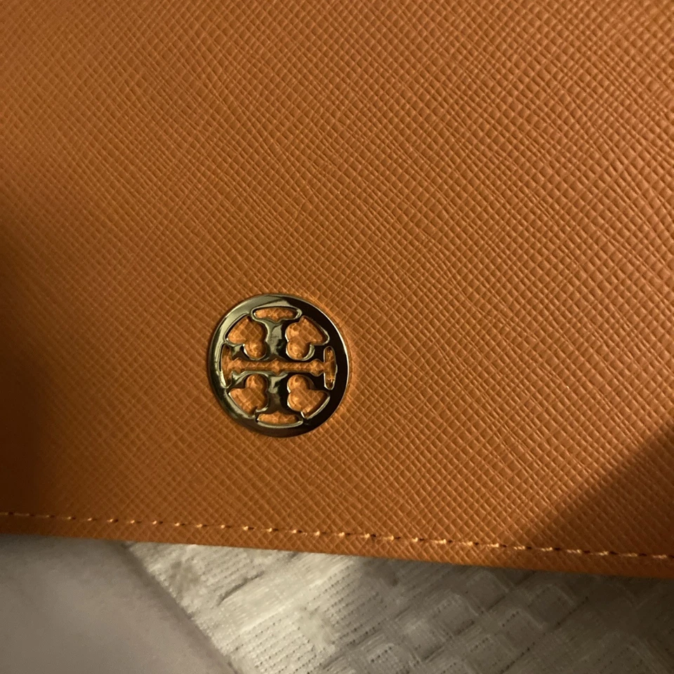 Nuevo auténtico estuche triangular naranja quemado firma TORY BURCH con bolsa de tela Foto 2 de 4