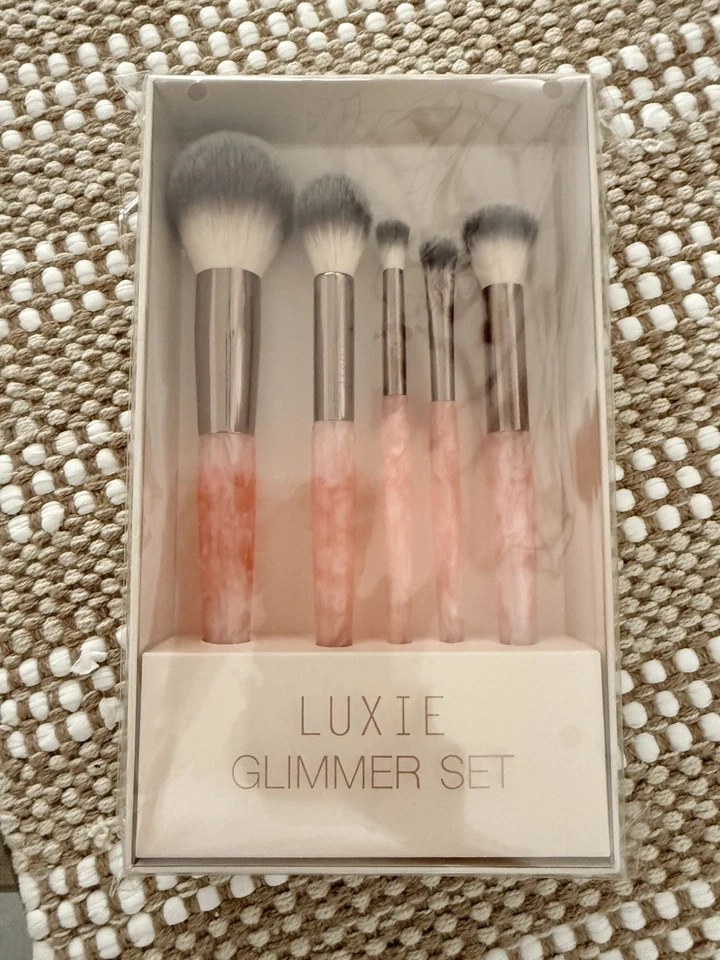 New Luxie Beauty Glimmer 5pc Brush Set Handcrafted Premium Synthetic Brushes - Image 2 of 4