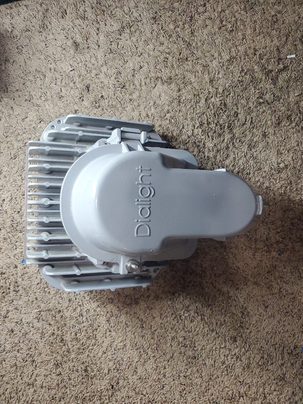 (2 pieces) Dialight Pole Light 120vac For Industrial Location