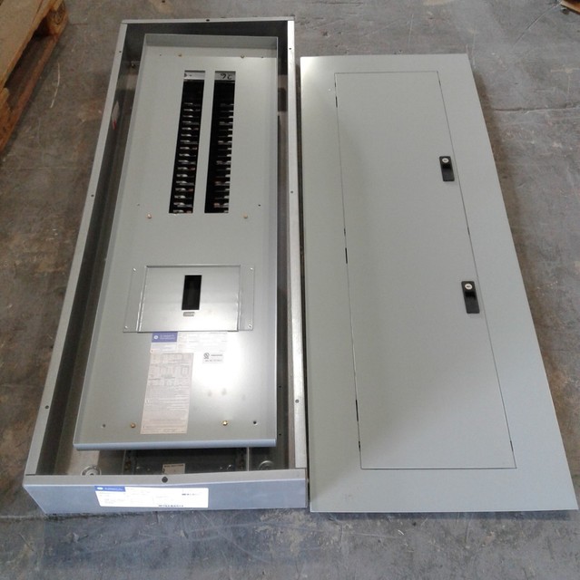 Siemens Panelboard 600 Amp 208Y/120 Volt P2C42LX600ATS 3 Phase 4 Wire