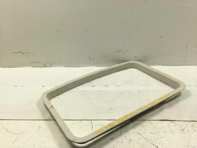 2009 VOLKSWAGEN ROUTAN SUN ROOF BEZEL TRIM OEM+ - Image 4 of 4