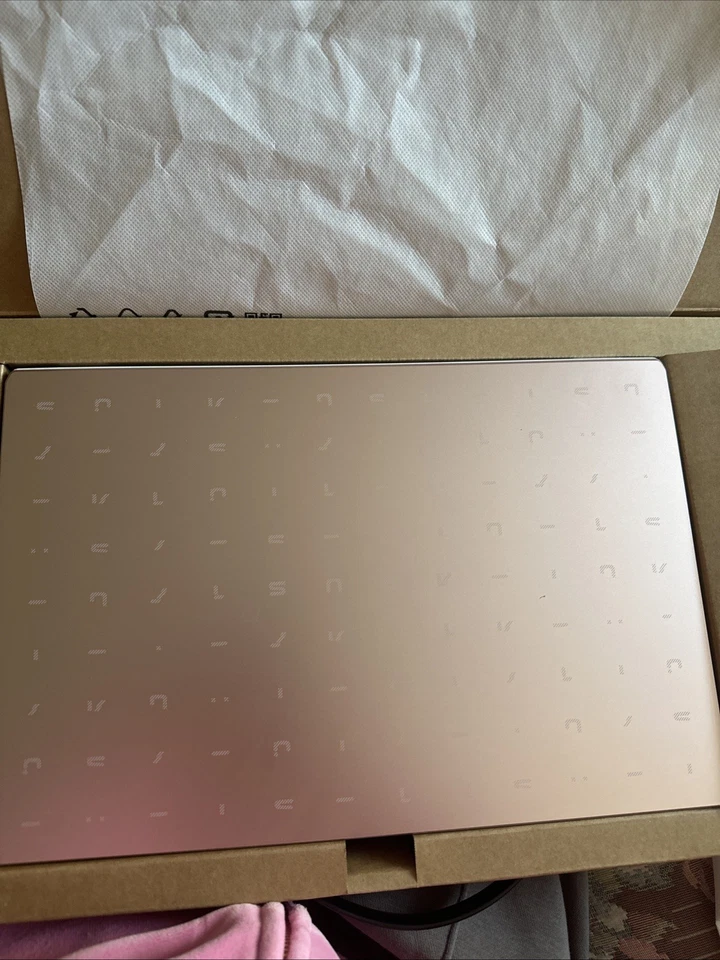 ASUS E410 14in 4GB 128GB Laptop -Pink Intel Celeron 128GB eMMC Storage. New - Image 3 of 4