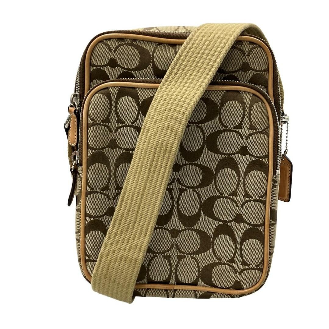 Coach Signature Shoulder Bag in Classic Design