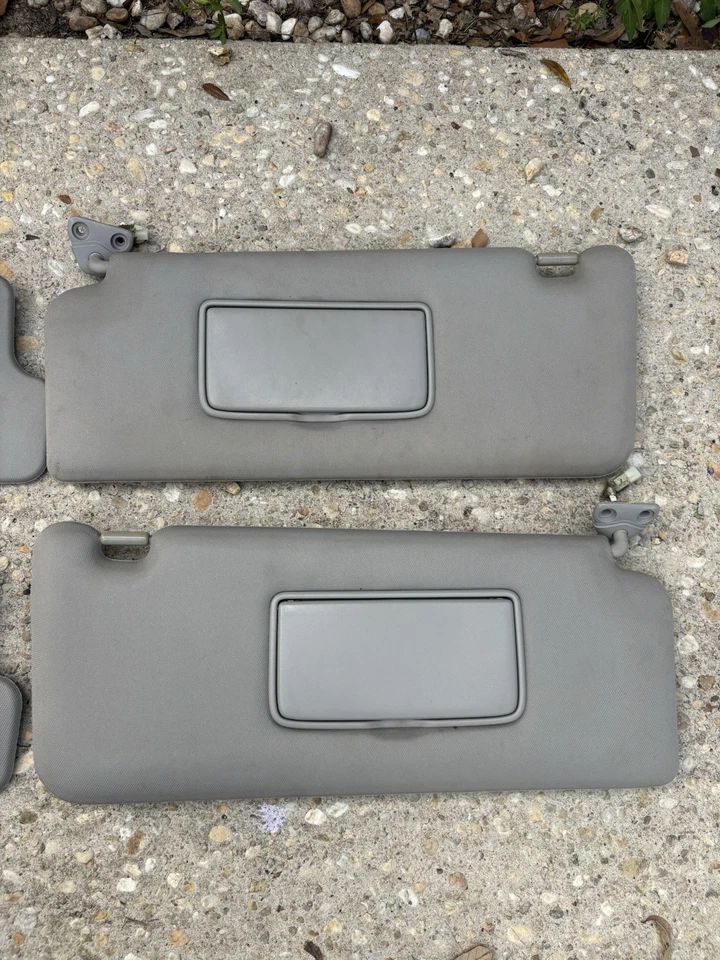 Juego de pares de parasoles Nissan Armada Titan 2004-2012 iluminados 1401479 P836. Foto 2 de 4