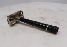 1968-1977 Schick Krona M-3 Safety Razor TTO Twist To Open
