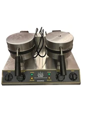 Carnival King 382WSM22 Non-Stick Double Waffle Maker with Timers - 120V