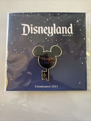 Disney Pin Disneyland Magic Key Mickey Mouse Head Ears Souvenir 2021 NIP