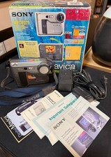 Sony Mavica MVC-FD71 Floppy Disk Digital Camera 10x Zoom In Original Box VINTAGE