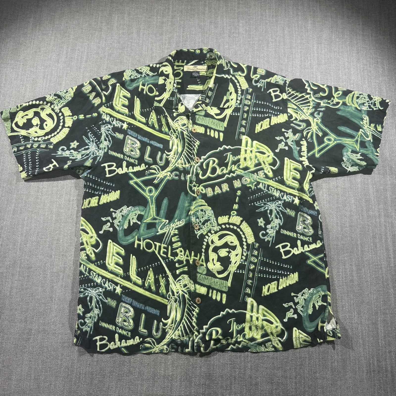 Tommy’s Bahama Camp Shirt Mens Large Black Neon Graphic Hawaiian Silk Button Up
Opens in a new windo