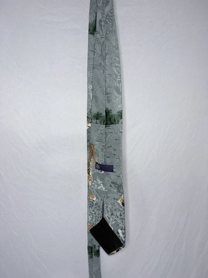 Gravata Vintage Espécies Ameaçadas Gravata Vintage Gravata de Seda Cheetahs - Imagem 4 de 4