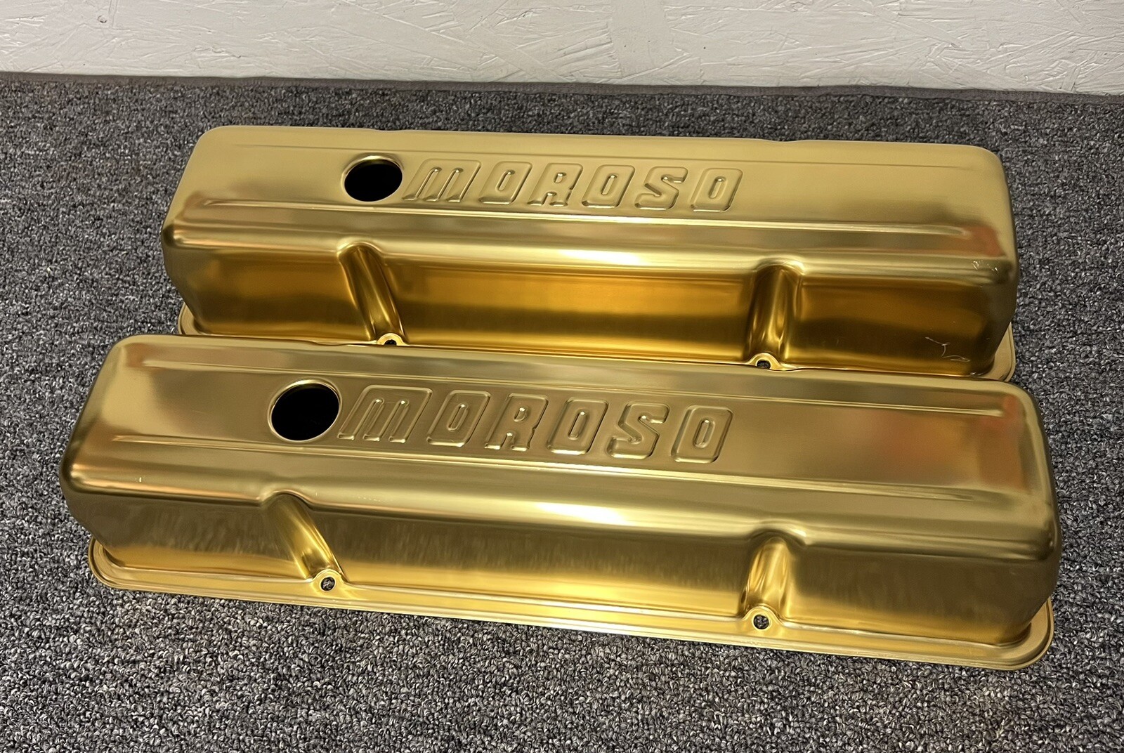 *Moroso Anodized Aluminum Gold Valve Covers NOS Chevrolet SBC 327 350
