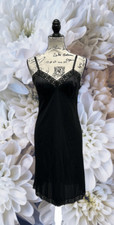 Vintage Black VANITY FAIR Dupont Nylon Nightgown Negligee Gown w Lace Trim 34