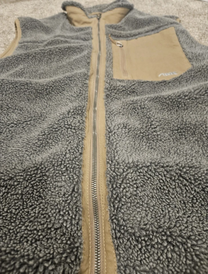 Mountain Khakis Fourteener Vest Mens Size  L Sherpa Fleece .  Outdoors, Hiking - Image 4 of 4