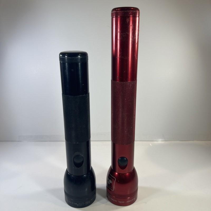 MAGLITE Flashlight Lot 2 D Cell Black & Red 3 D MAG-LITE