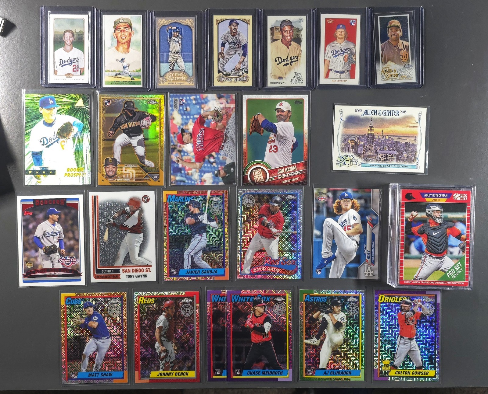 Huge BASEBALL Lot - Over 650 Cards - Rookies, Auto, Numbered, Short Print, RC view 3