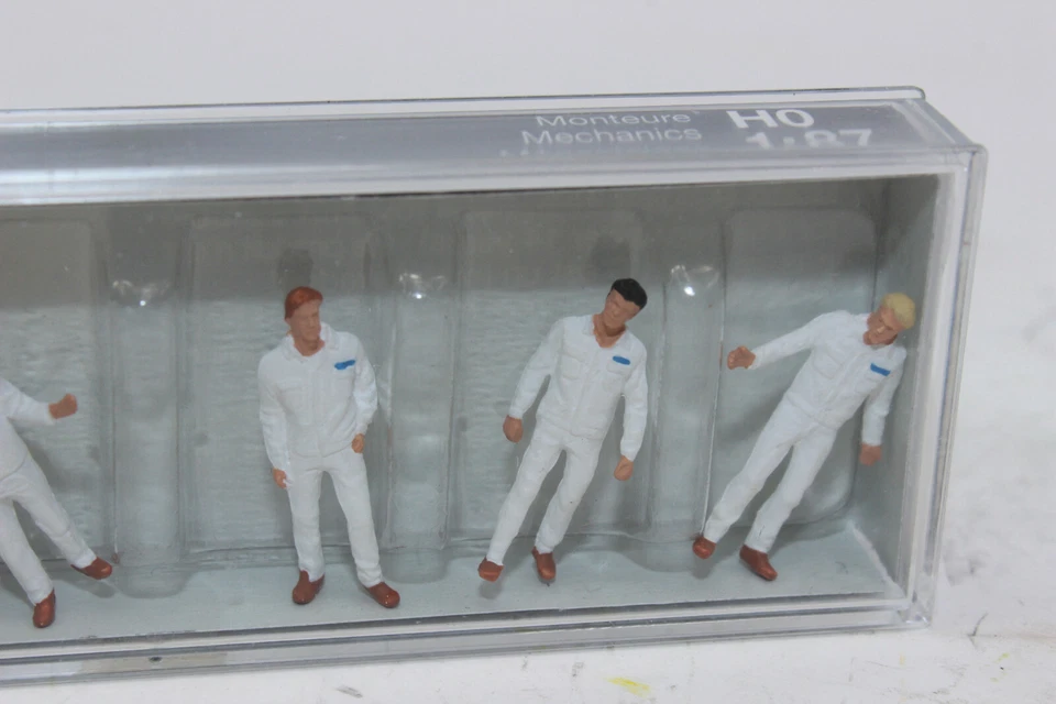 Instaladores Preiser 10373 blancos H0 1:87 nuevos en embalaje original Foto 3 de 4