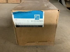 GM#12336909  GENERAL MOTORS NOS A/C COMPRESSOR A/C DELCO #15-20091 CHANGED TO# 1