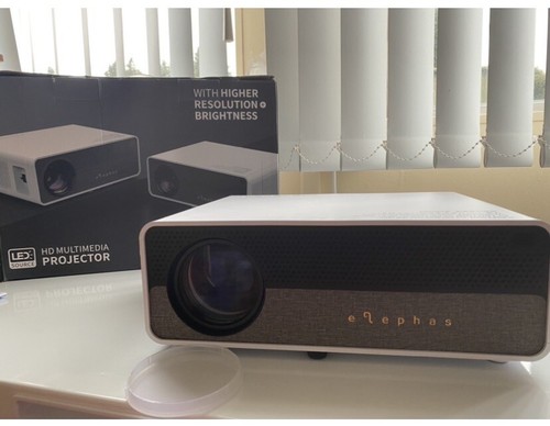 Portable Mini Projector - Picture 9 of 11
