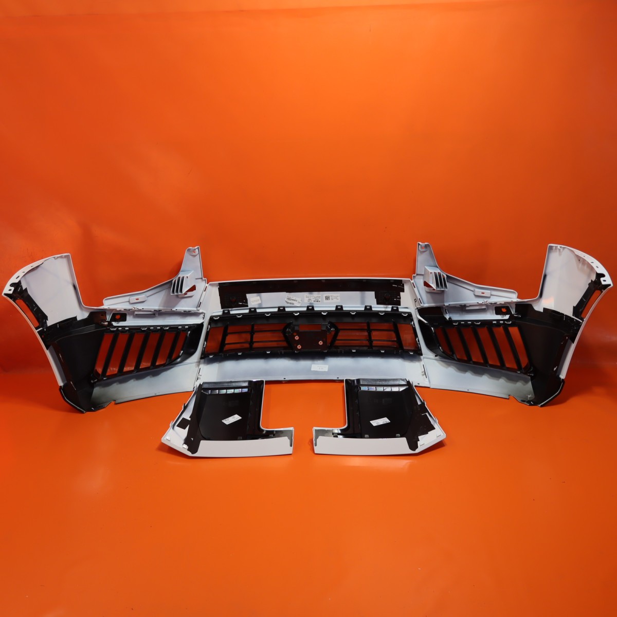 Rolls-Royce Cullinan 2025-2026 Front Bumper White