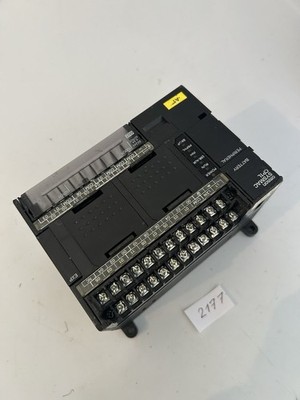 Omron  SYSMAC CP1L-M30DR-A  Leicht Beschädigt