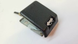 Mitsubishi Galant EA0 V6  Hebel Motorhaube Motorhaubenentriegelung  (00)