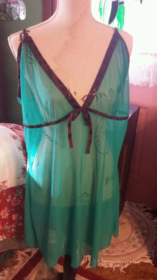NUEVO CON ETIQUETAS ♡ MOMENTOS ELEGANTES ♡ VESTIDO CORTO / BRAGAS VERDE CON ESTAMPADO ANIMAL ♡ Talla 3X Foto 2 de 4