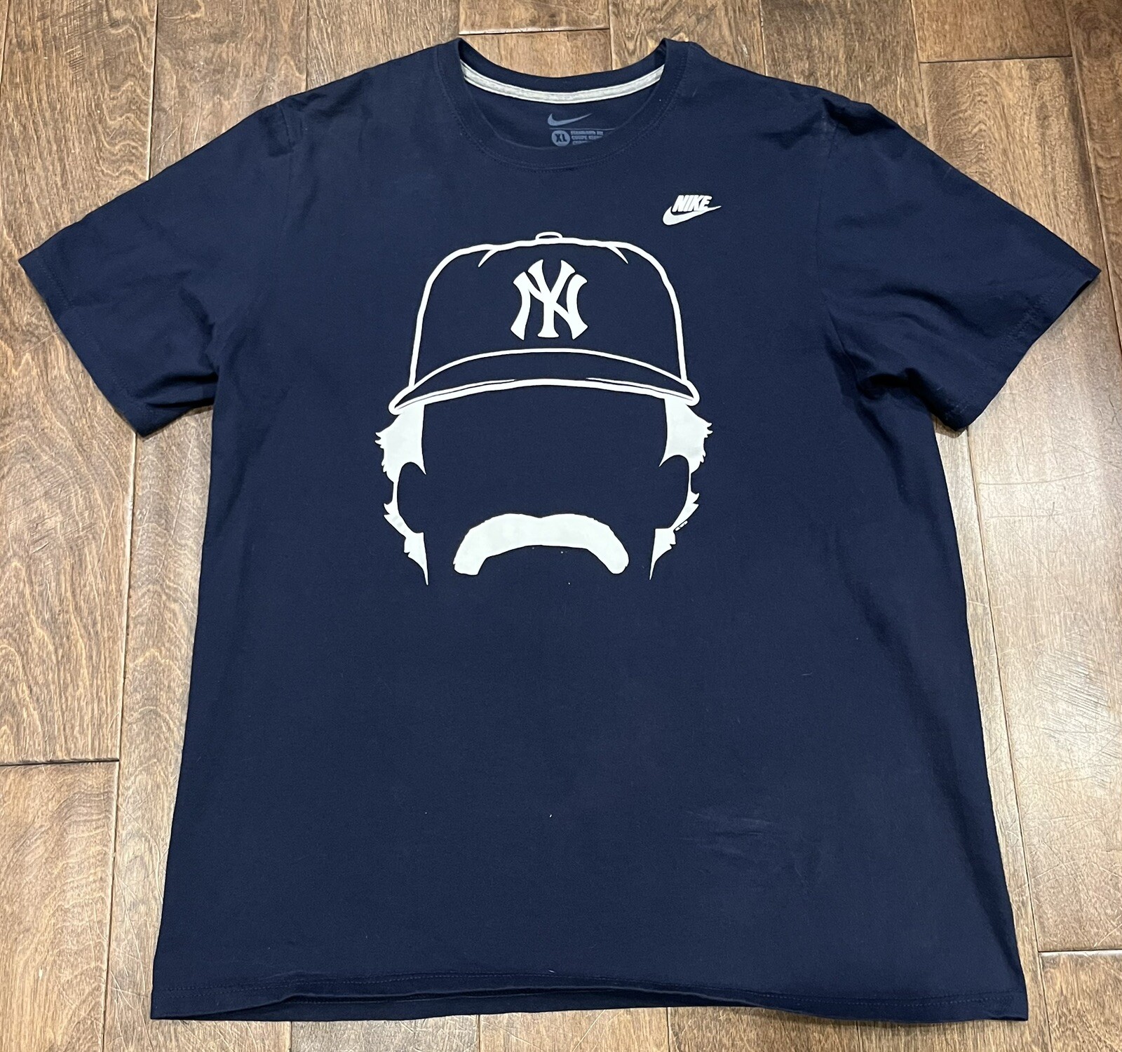 NEW YORK YANKEES Official Don Mattingly NIKE Hair-itage T-Shirt (2011) Size XL