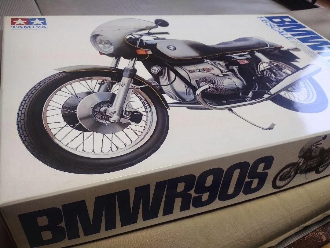 値下げ！未使用！タミヤ模型　BMWＲ90S　1/6模型　TAMIYA Amazon | タミヤ 1/6 オートバイシリーズ No.8 BMW R90S